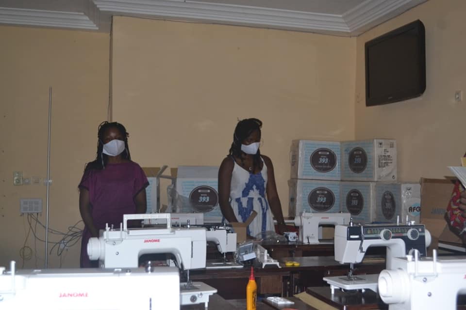 image machine à coudre